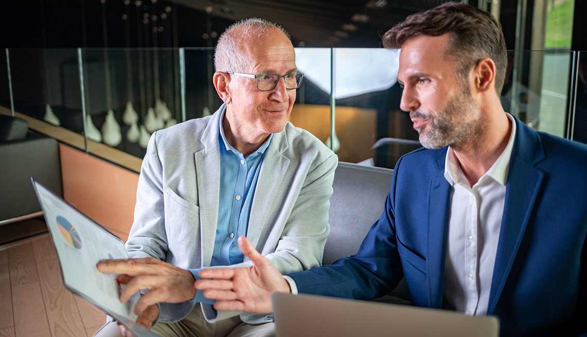 Ayudas para empresas y autónomos que contratan a personas mayores de 45 o 50 años